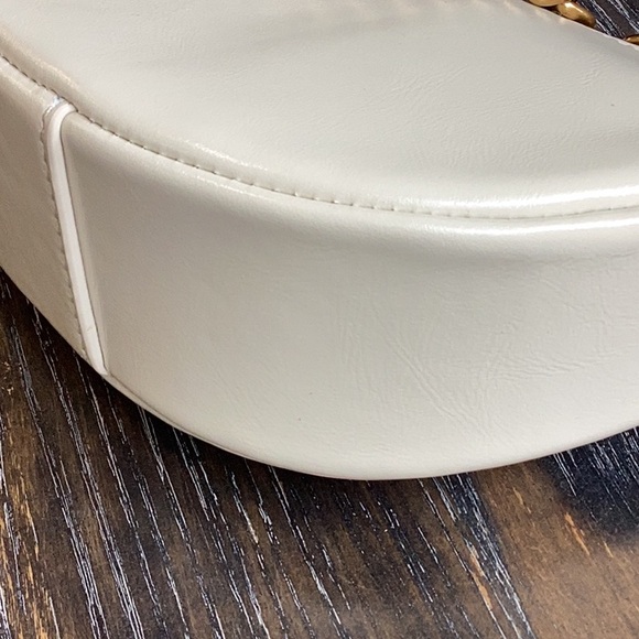 Kurt Geiger London
Small Chelsea Chain Strap Hobo Crossbody Bag NWT - Picture 6 of 12